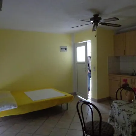 Popi - One Bedroom With Balcony 1 Apartman Vodice