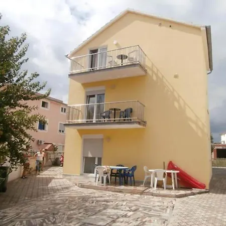 Popi - One Bedroom With Balcony 1 Apartman Vodice